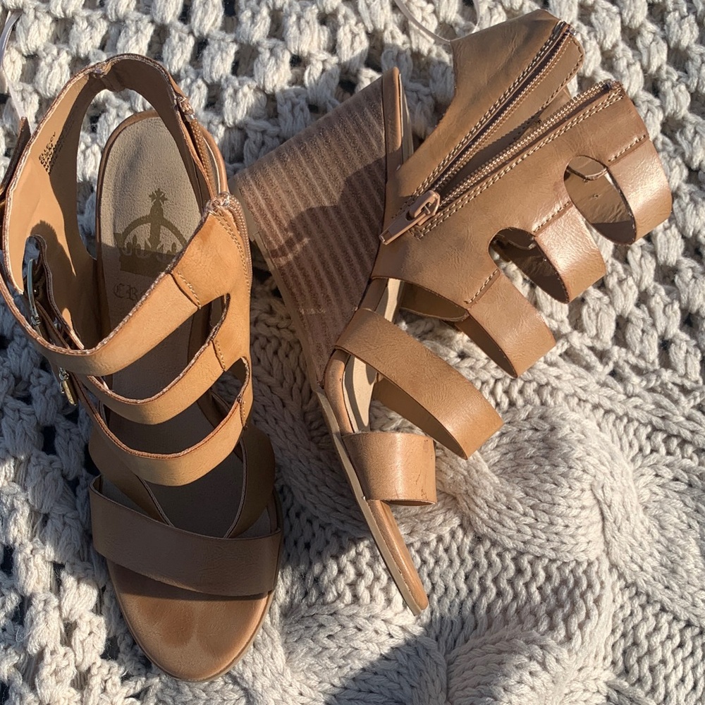 Crown Vintage Tan Strappy Wedges